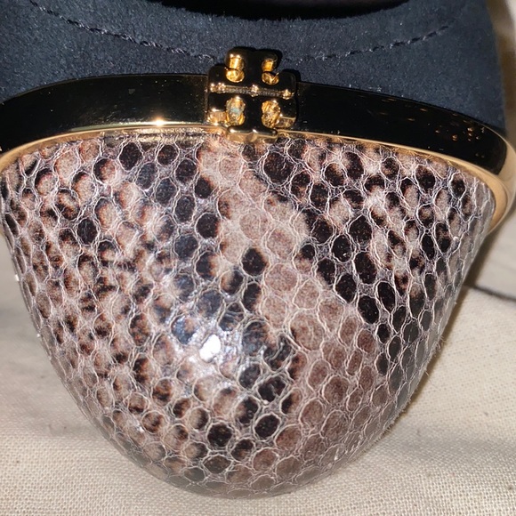 Tory Burch Snakeskin Flats 🤩✨ - Picture 5 of 7